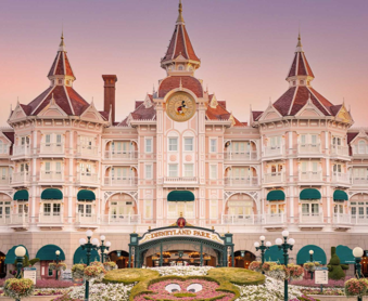 Grand entrance into the Disneyland Hotel in Paris