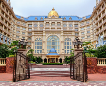Grand entrance into the Disneyland Hotel in Tokyo